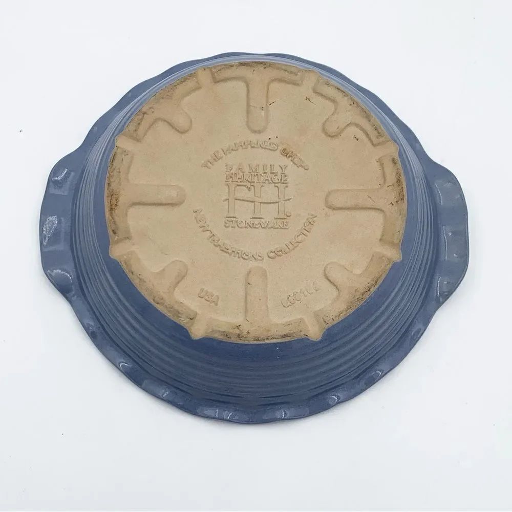 Pampered Chef Family Heritage Blue and Tan Stoneware Pie Dish county blue